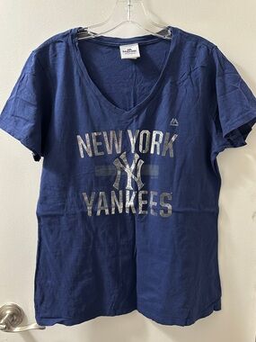 Majestic Navy New York Yankees V-Neck Tee